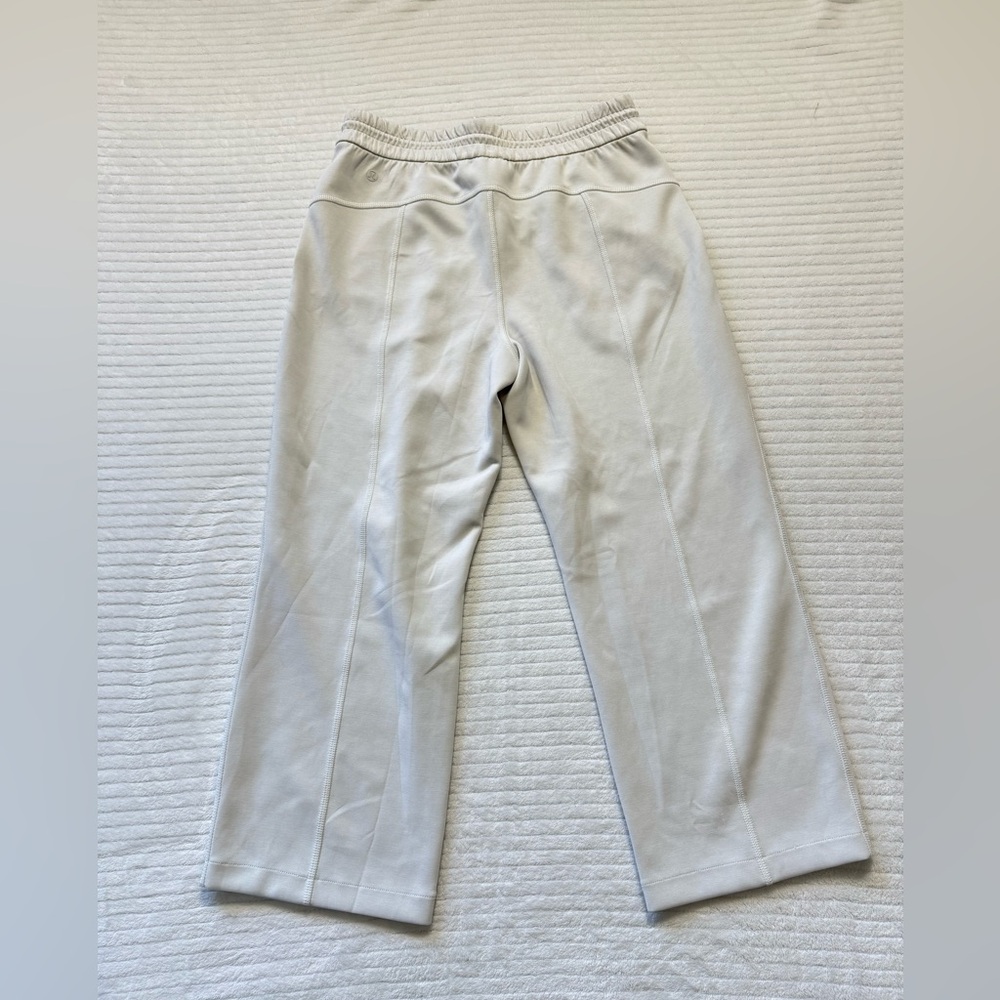 lululemon athletica Cropped Straight-Leg Pants in Off-White - Picture 2 of 11